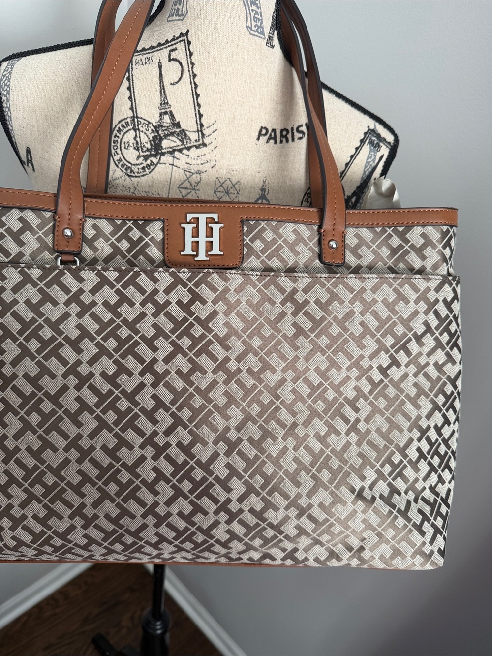 Tommy Hilfiger Large Tote Bag Vintage Y2K Style Brown Signature Shoulder Bag